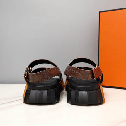 HM ELECTRIC CROCODILE MOTIF SANDAL SYRUP CALFSKIN