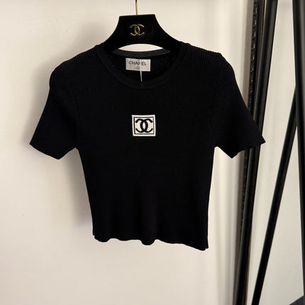 CHANEL 26S SHORT-SLEEVE SWEATER 988