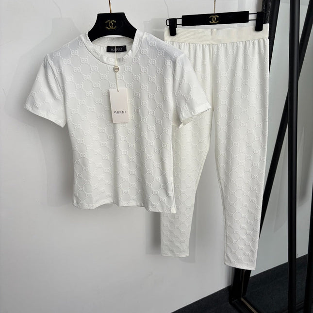 GUCCI 26S SHORT-SLEEVE T-SHIRT AND LEGGINGS SET 372