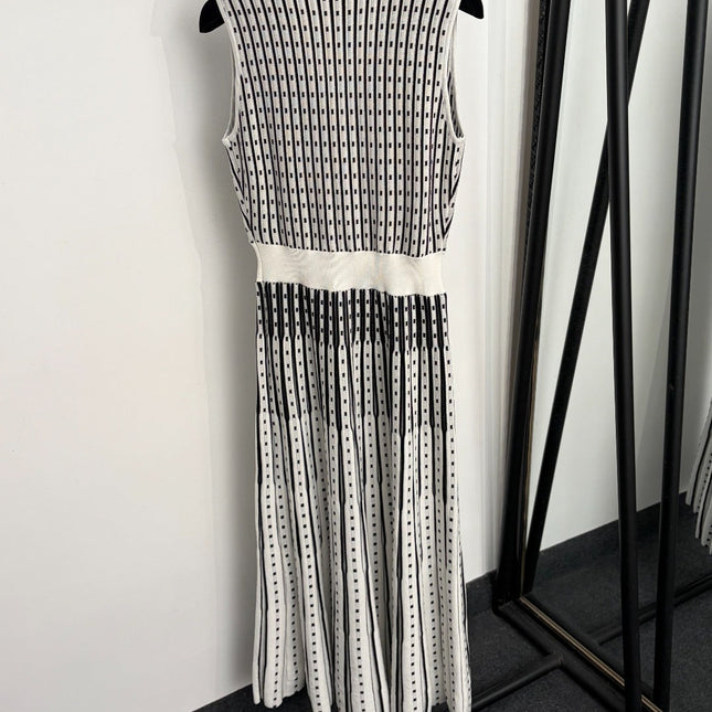 MAXMARA 26S SLEEVELESS V-NECK KNIT MAXI DRESS 363