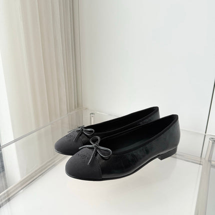 CHANEL 26S BALLET FLATS IN BLACK CALFSKIN WITH FABRIC TOE CAP AND BOW