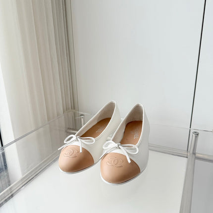 CHANEL 26S BALLET FLATS IN WHITE CALFSKIN WITH BEIGE TOE CAP AND BOW