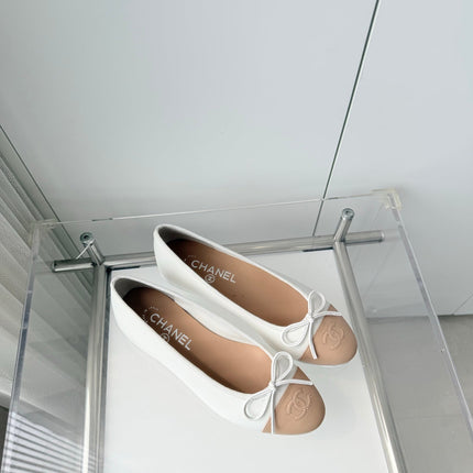 CHANEL 26S BALLET FLATS IN WHITE CALFSKIN WITH BEIGE TOE CAP AND BOW