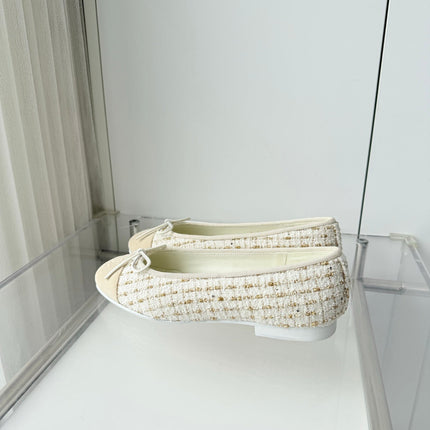 CHANEL 26S BALLET FLATS IN BEIGE TWEED WITH SUEDE TOE CAP & BOW