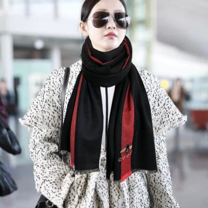 SCARF 200 CM IN BLACK MIX RED CASHMERE WITH EMBROIDERED BEE 407516
