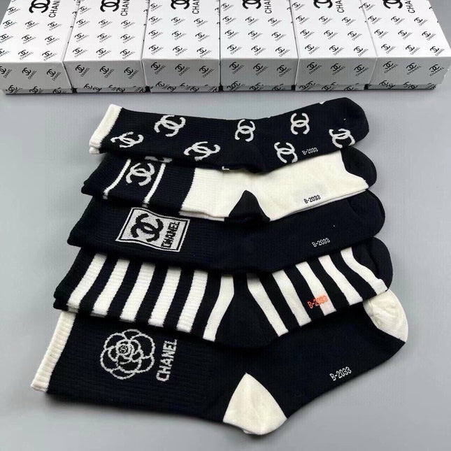 CHANEL 26S CREW SOCKS 410322 (1 BOX)