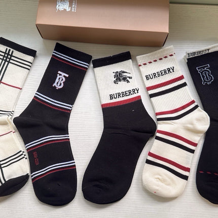 BURBERRY 26S CREW SOCKS 410326 (1 BOX)