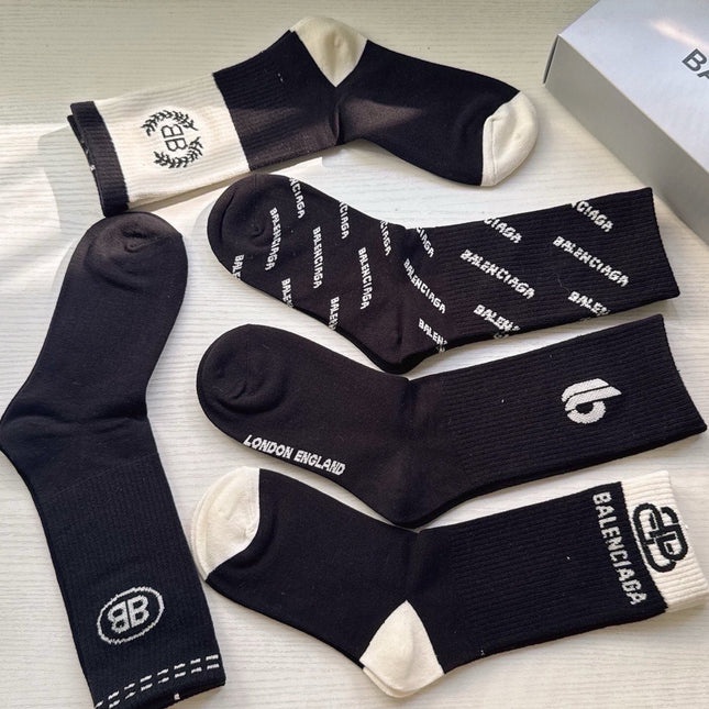 BALENCIAGA 26S CREW SOCKS 423097 (1 BOX)
