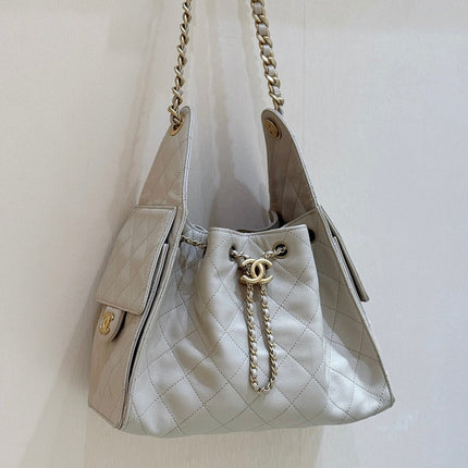 CC 25 HANDBAG IN CREAM 30 GRAINED CALFSKIN GOLD HARDWARE