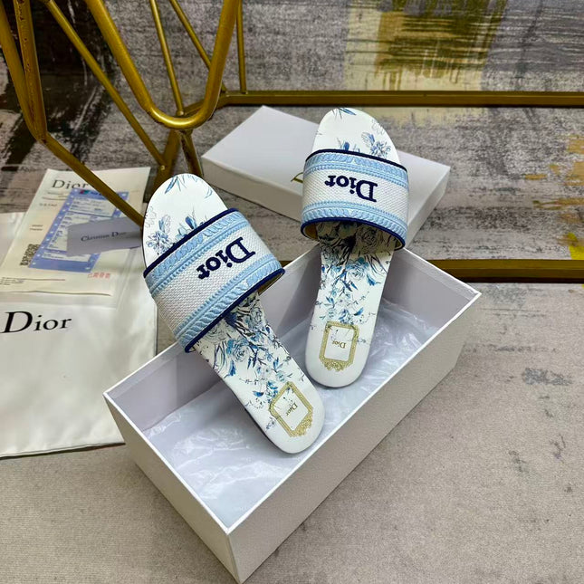 DIOR 26S DWAY SLIDE FLOWER EDITION IN WHITE AND SKY BLUE FABRIC