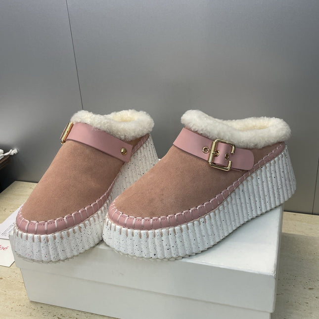 CHLOÉ 26S FUR-LINED WEDGE MULES IN LIGHT PINK SUEDE
