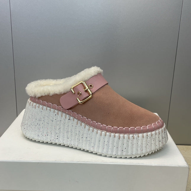 CHLOÉ 26S FUR-LINED WEDGE MULES IN LIGHT PINK SUEDE