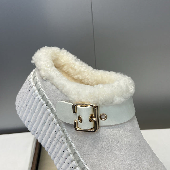 CHLOÉ 26S FUR-LINED WEDGE MULES IN LIGHT GREY SUEDE
