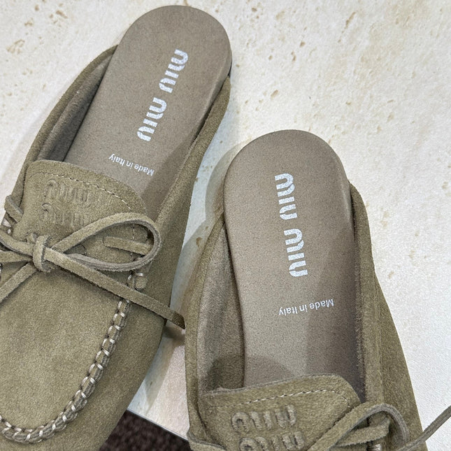 MIUMIU 26S SNEAKER MULES IN DARK OLIVE GREEN SUEDE WITH BOW