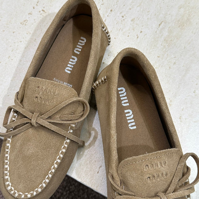 MIUMIU 26S LOAFERS IN BROWN SUEDE WITH BOW