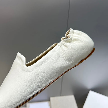 THE ROW 26S BALLET FLATS IN IVORY WHITE CALFSKIN