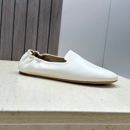 THE ROW 26S BALLET FLATS IN IVORY WHITE CALFSKIN