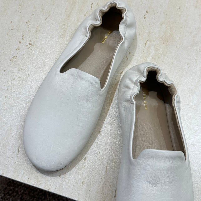 THE ROW 26S BALLET FLATS IN IVORY WHITE CALFSKIN