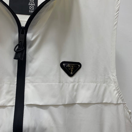 PRADA 26S SLEEVELESS ZIP-UP VEST 1164