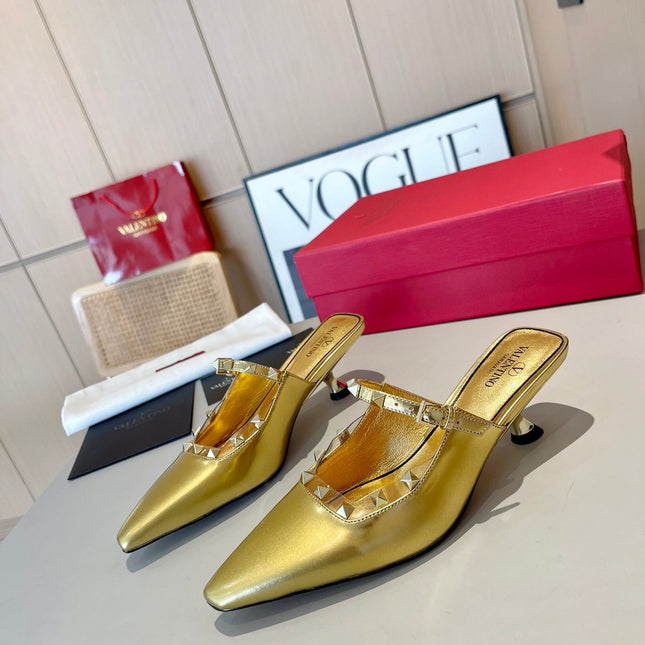 ROCKSTUD CAGED MULES 5 CM IN GOLD CALFSKIN