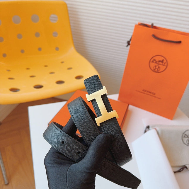 MINI H BELT BUCKLE & REVERSIBLE BLACK LEATHER STRAP 24 MM GOLD HARDWARE