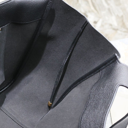 LE 5 À 7 BEA TOTE BAG 50 IN BLACK LAMBSKIN GOLD LOGO
