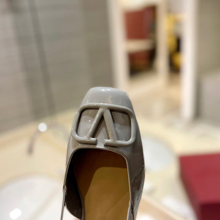 VALENTINO 26S SLINGBACK IN LIGHT GREY PATENT CALFSKIN