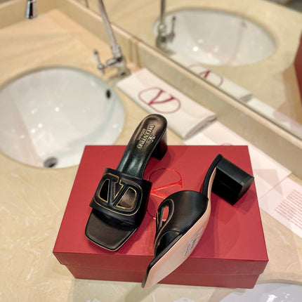 VALENTINO 26S BLOCK-HEEL SANDALS 65 MM IN BLACK CALFSKIN WITH LOGO
