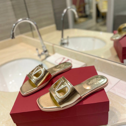 VALENTINO 26S SLIDES IN GOLD CALFSKIN WITH LOGO