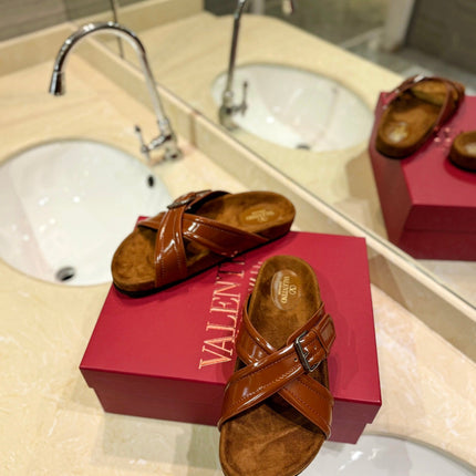 VALENTINO 26S CROSS STRAP SANDALS IN BROWN GLOSSY LEATHER AND SUEDE