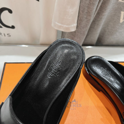IOTA MULE BLACK CALFSKIN