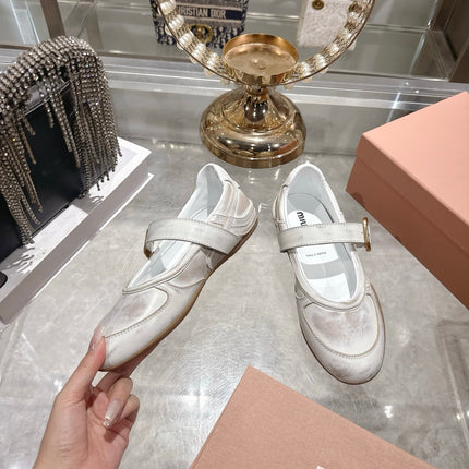 MIUMIU 26S MARY JANE FLATS IN WHITE CALFSKIN GOLD BUCKLE