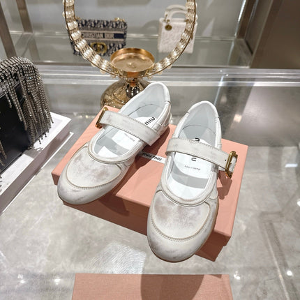 MIUMIU 26S MARY JANE FLATS IN WHITE CALFSKIN GOLD BUCKLE
