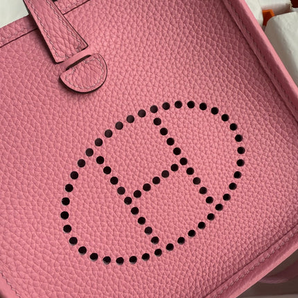 HM 25S EVELYNE 17 CM IN PINK COWHIDE WITH GOLD HARDWARE