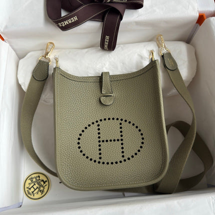 HM 25S EVELYNE 17 CM IN OLIVE GRAY COWHIDE WITH GOLD HARDWARE