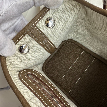 HM 25S GARDEN PARTY 23 CM IN TAUPE BROWN TOGO