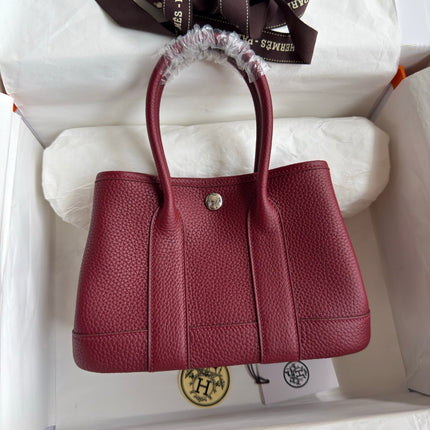 HM 25S GARDEN PARTY 23 CM IN DARK RED TOGO