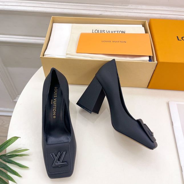 LV BLOCK HEEL PUMPS IN BLACK CALFSKIN