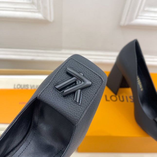 LV BLOCK HEEL PUMPS IN BLACK CALFSKIN