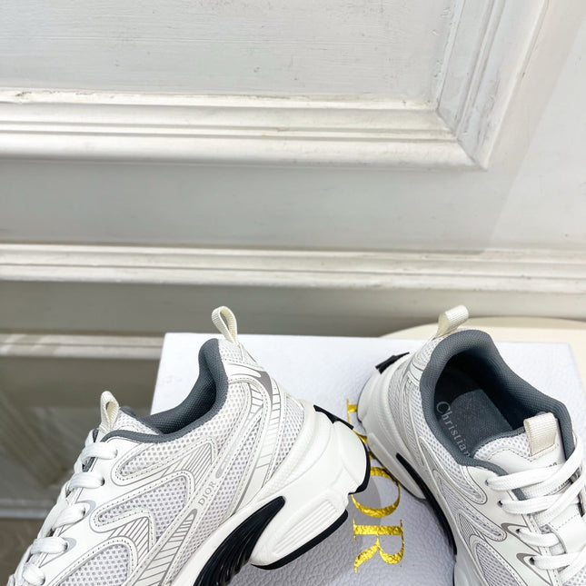 DIOR 26S SNEAKER IN WHITE GREY CALFSKIN AND MESH FABRIC