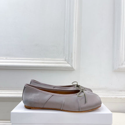 LOEWE 26S SPLIT-TOE BALLET FLATS IN GREY SILK