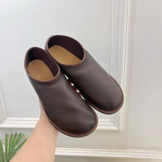 THE ROW 26S SLIP-ON FLATS IN DARK BROWN NAPPA CALFSKIN