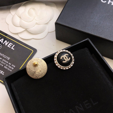 CHANEL 26S DOUBLE C LOGO BLACK ENAMEL CRYSTAL FRAME STUD EARRINGS IN GOLD METAL 633330